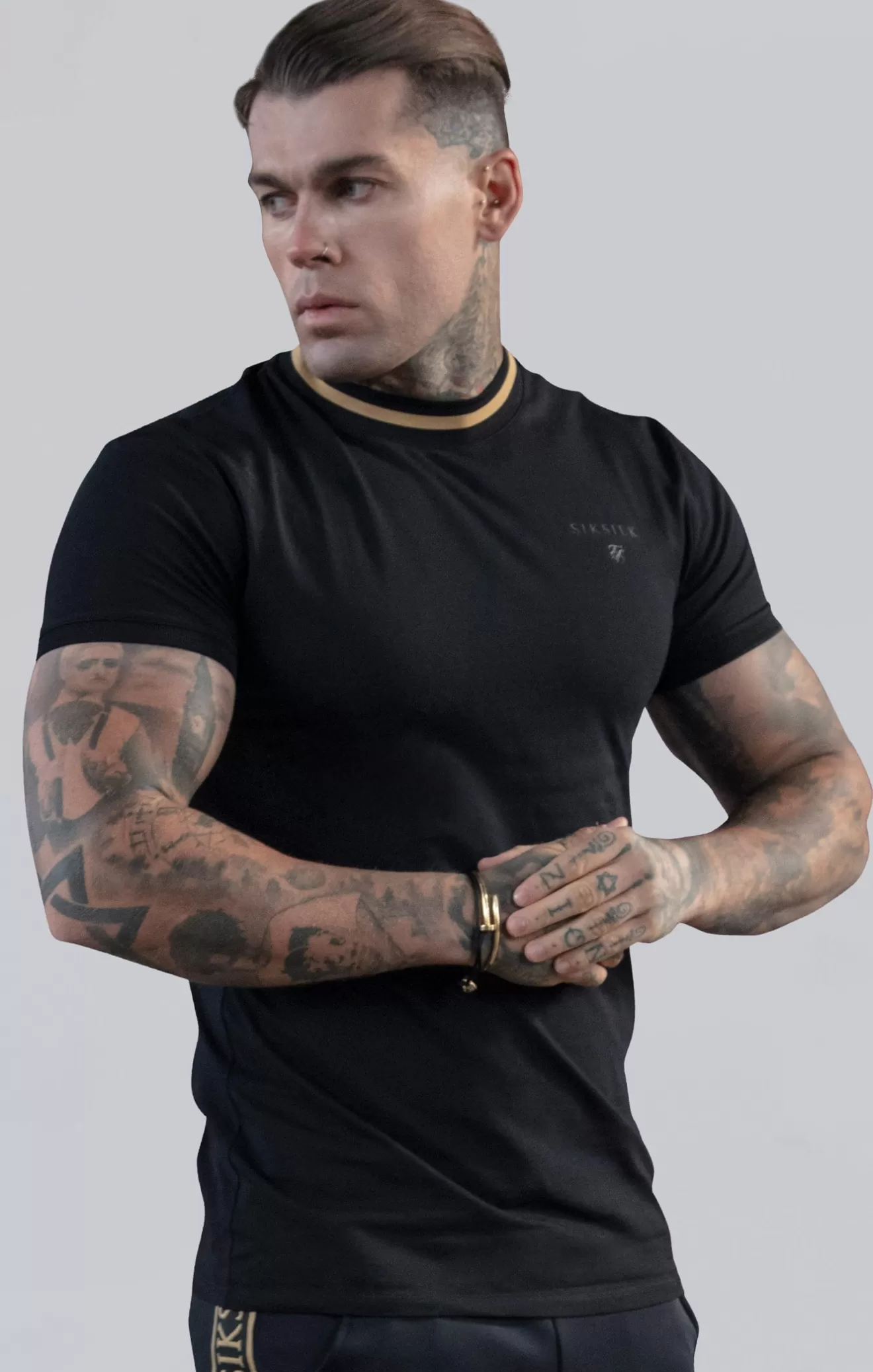 SikSilk T-Shirts^Black Muscle Fit T-Shirt